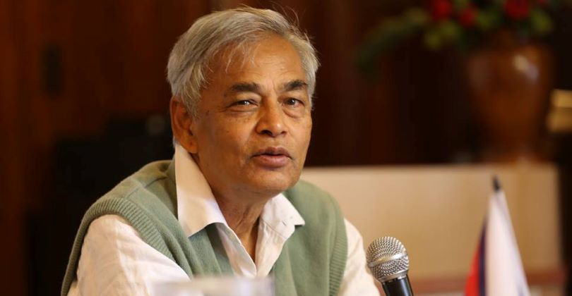 कांग्रेस नेता प्रदीप गिरिको भेन्टिलेटरमा उपचार हुँदै