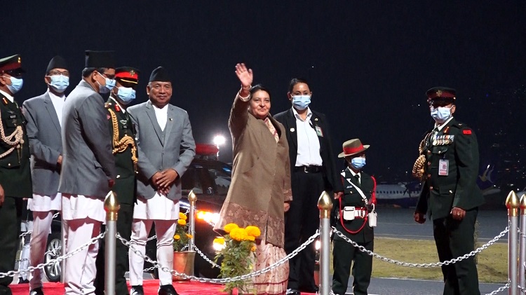 ६ दिने भ्रमणका लागि राष्ट्रपति भण्डारी आइसल्यान्ड प्रस्थान 