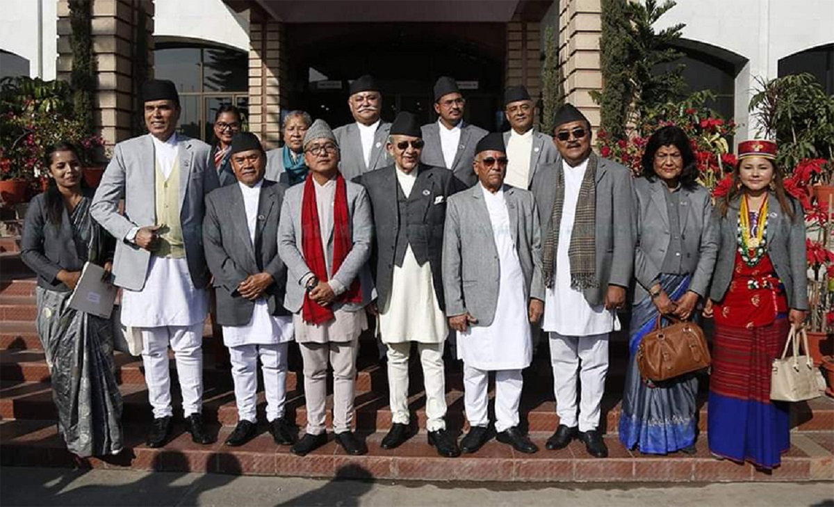 राप्रपाका १३ सांसदले लिए शपथ 