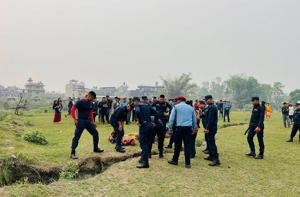 सेती नदीको खोचमा खसेर बालिका बेपत्ता