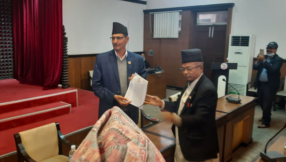 सभामुख सापकोटालाई बारले बुझायो ज्ञापनपत्र
