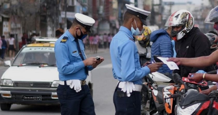 २४ घण्टामै २ हजार ४०८ चालक ट्राफिक कारबाहीमा, नियम उल्लंघनबाट लाखौं राजस्व संकलन