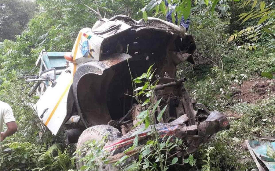 लमजुङमा टिपर दुर्घटना हुँदा ४ जनाको मृत्यु
